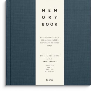 Herinneringsboek van textiel, ongevoerd, donkerblauw.