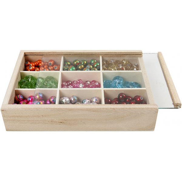 Doos met compartimenten en beschermend deksel Doos met compartimenten en beschermend deksel