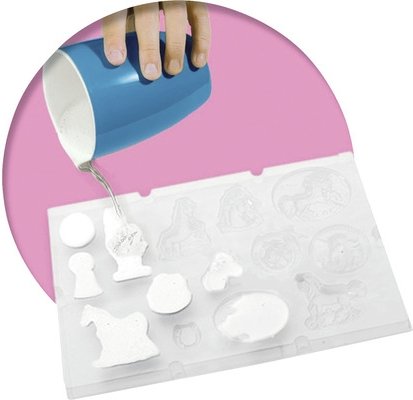 Paarden gieten en beschilderen met glitters Paarden gieten en beschilderen met glitters