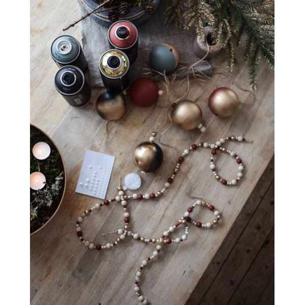 Houten ballen met gaten (veel verschillende maten en hoeveelheden)