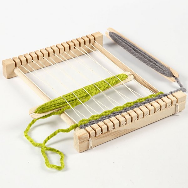 Tafelkleed met spoeltjes, kam en touwtje - Hout