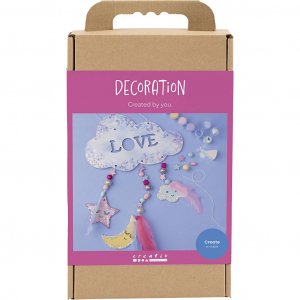 DIY-decoratieset voor een mobiel met wolk, maan en ster in pastelkleuren en glitter. DIY-decoratieset voor een mobiel met wolk, maan en ster in pastelkleuren en glitter.