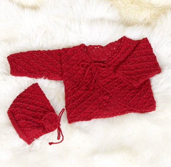 Breipatroon - Wikkelvest + muts in kantpatroon en met gehaakte rand