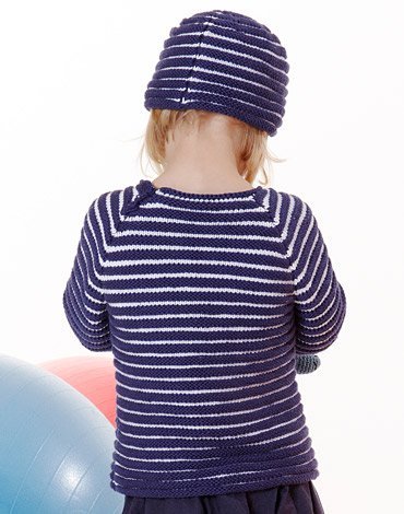 Breipatroon - Gebreide gestreepte trui en muts Breipatroon - Gebreide gestreepte trui en muts