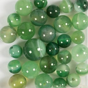 Agaatkralen, heldergroen, 13x8-15x6 mm - 28 stuks. Agaatkralen, heldergroen, 13x8-15x6 mm - 28 stuks.