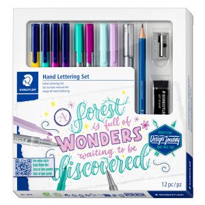 Handletteringset met Triplus pennen en accessoires - 12 stuks Handletteringset met Triplus pennen en accessoires - 12 stuks