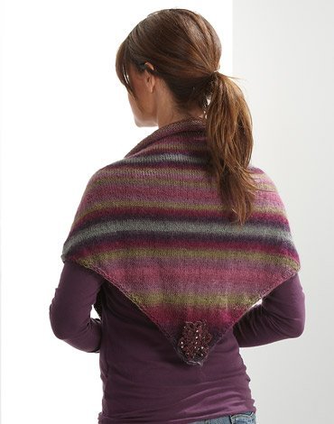 Breipatroon - Gebreide omslagdoek met gehaakte sterren Breipatroon - Gebreide omslagdoek met gehaakte sterren